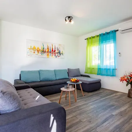 House 2020 Ferienhaus Vodnjan
